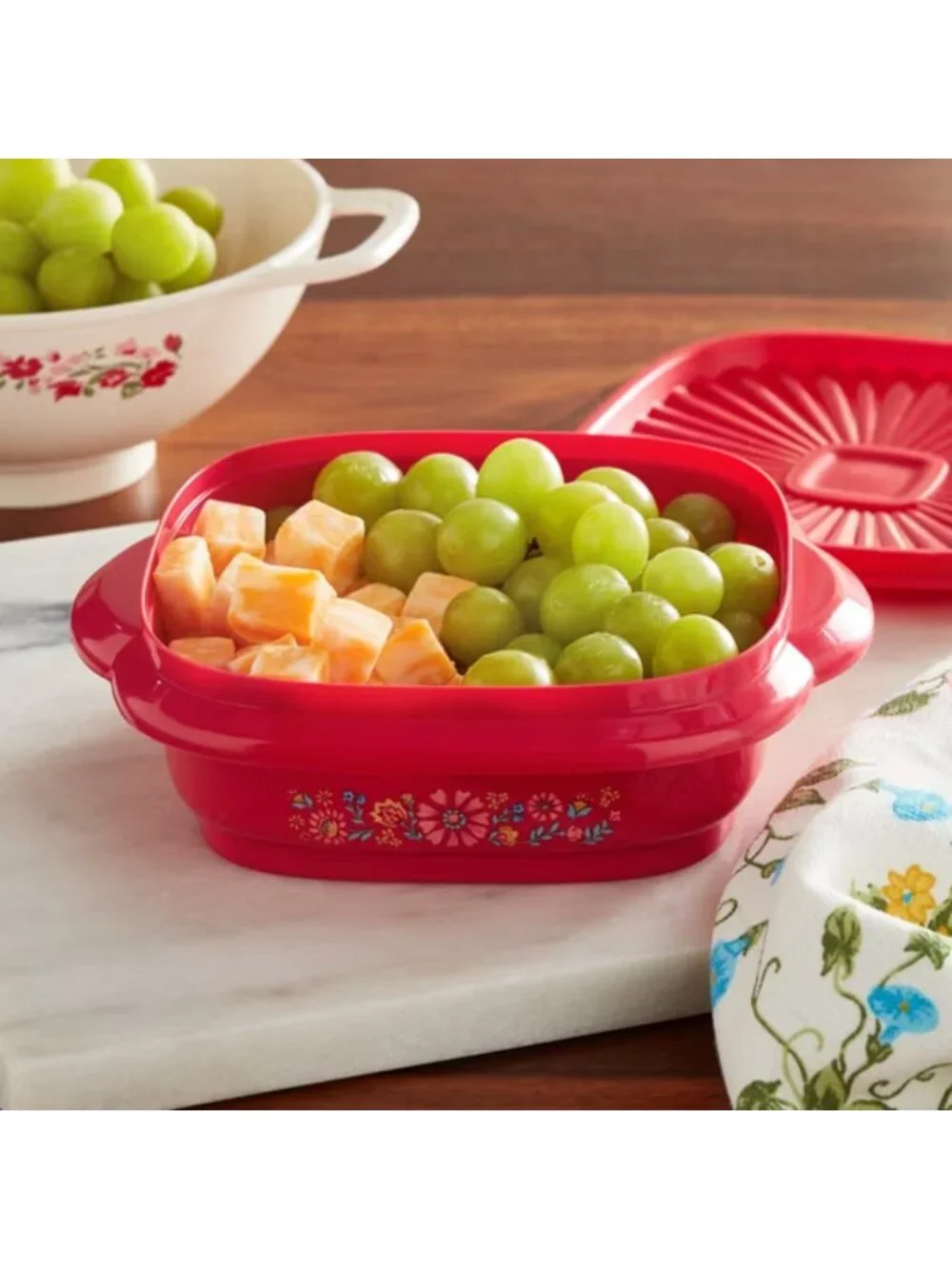 The Pioneer Woman Home Red 3-Cup Capacity Plastic Food Storage Lid Container